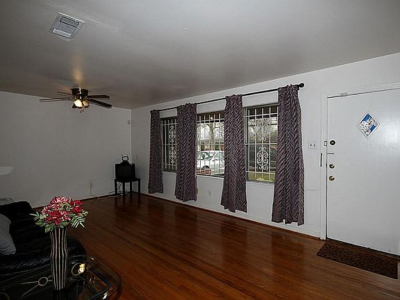 Family Room (view 2)