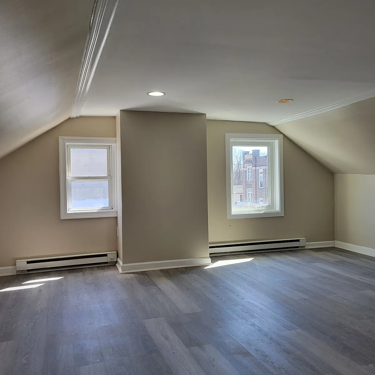 Building Photo - 569 S Main St #2