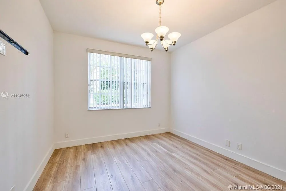 3 bed, 1665 sqft, $3,800 — Photo 3