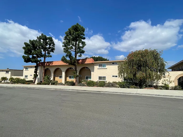 1675 Chapel Dr — Photo 18