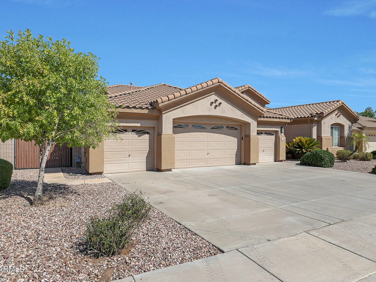 4 bed, 2.5 bath, 2946 sqft, $2,995 — Photo 2