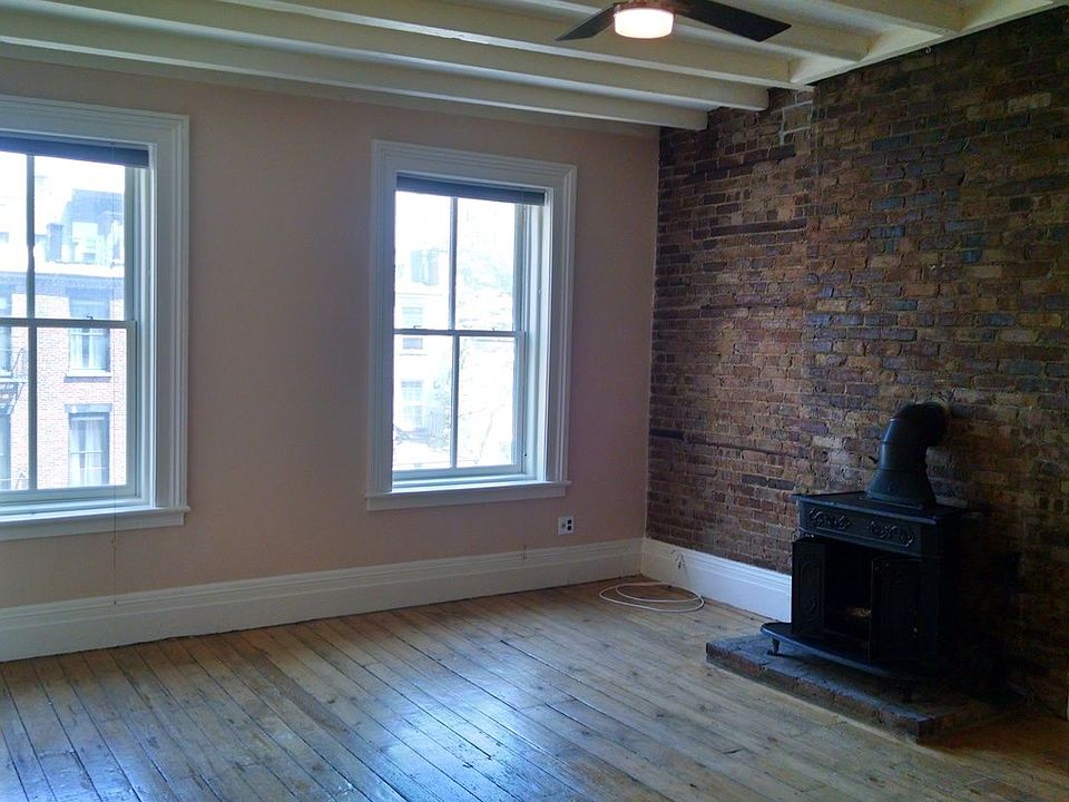 1st image of 461 W 43rd St
