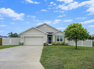 1040 SW Canary Terrace, Port St Lucie, FL 34953