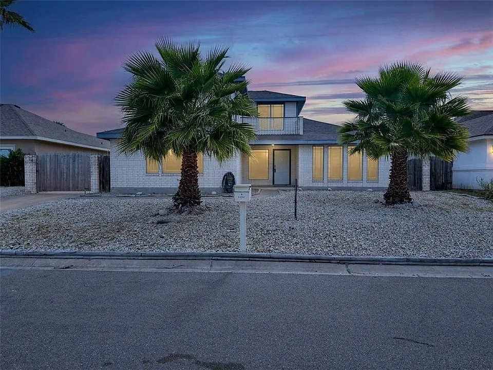 15334 Barataria Dr