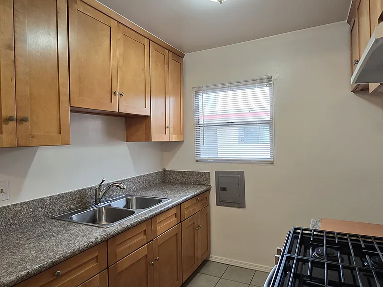 925 N Garfield Ave #4 — Photo 6