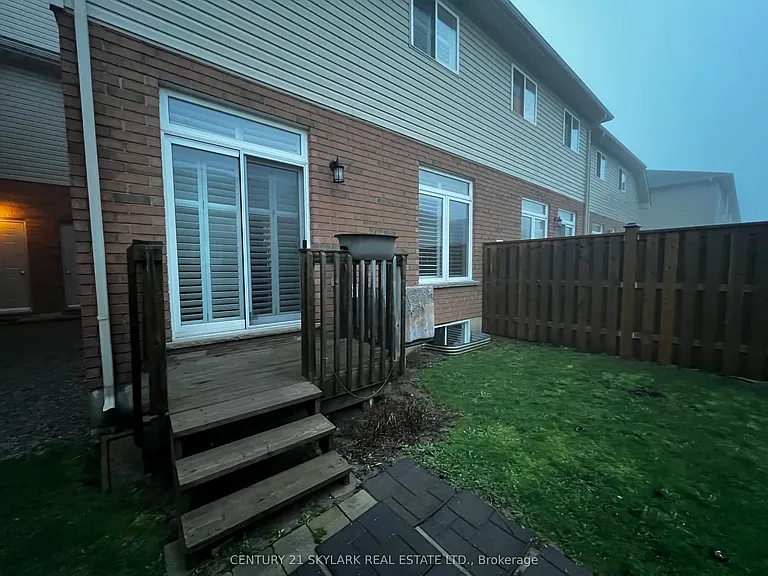 96 Charleswood Cres — Photo 26