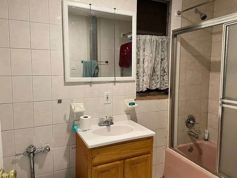 1659 Barnes Ave #2 — Photo 12