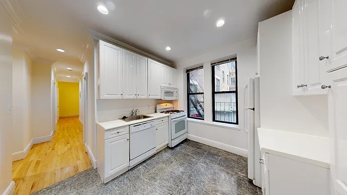 Rented by Bond New York | media 28