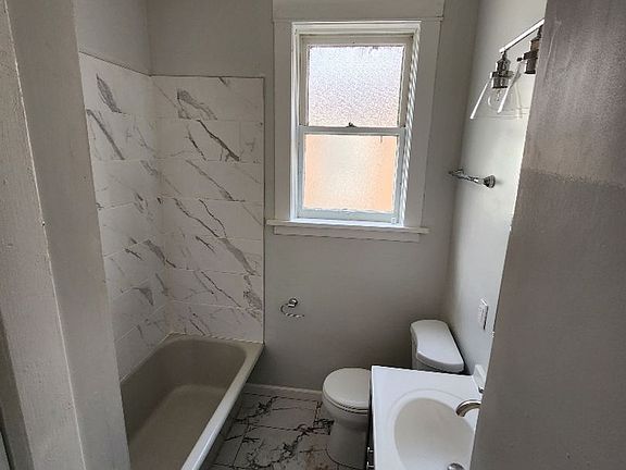 2nd image of 4316-4318 Rosalie St #2F