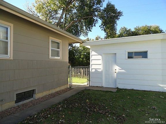 2nd image of 430 Hazel Ct