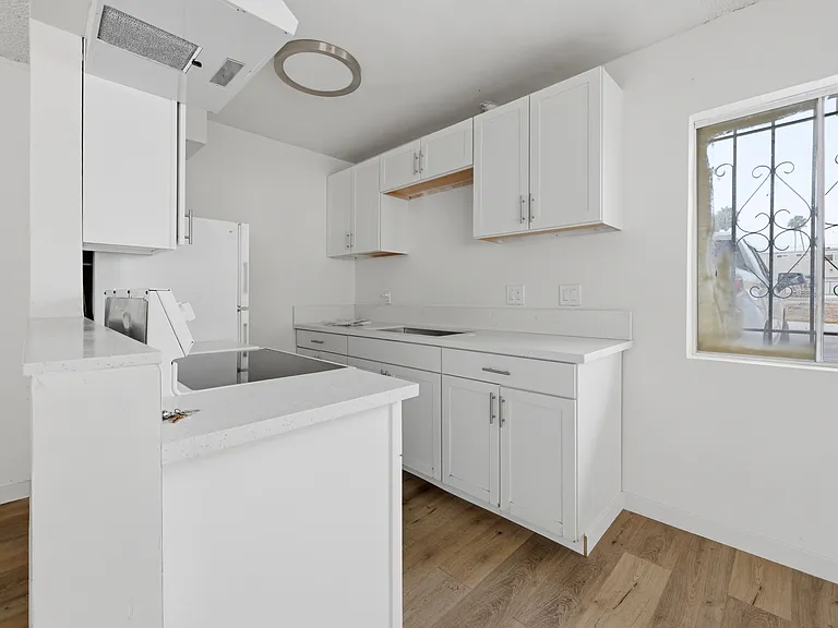 3877 Menlo Ave #1 — Photo 3