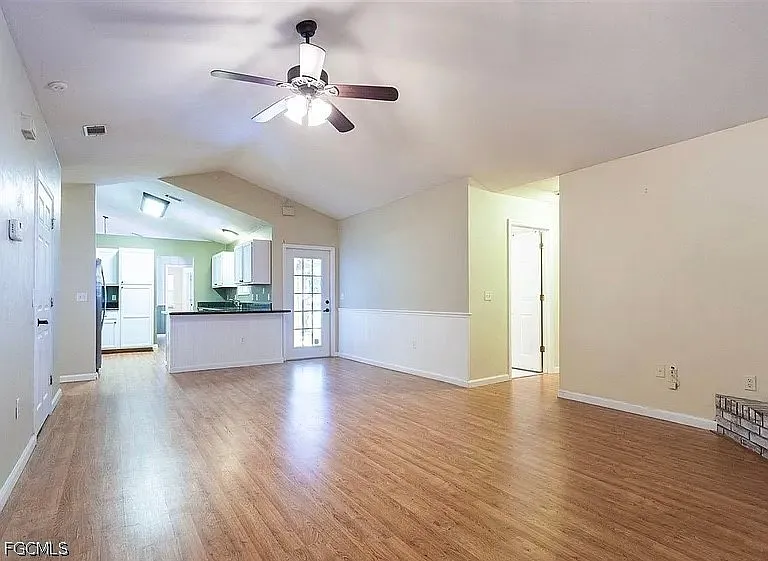 10505 SW 55th Pl — Photo 3