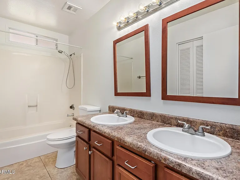 3929 S Pine St — Photo 14