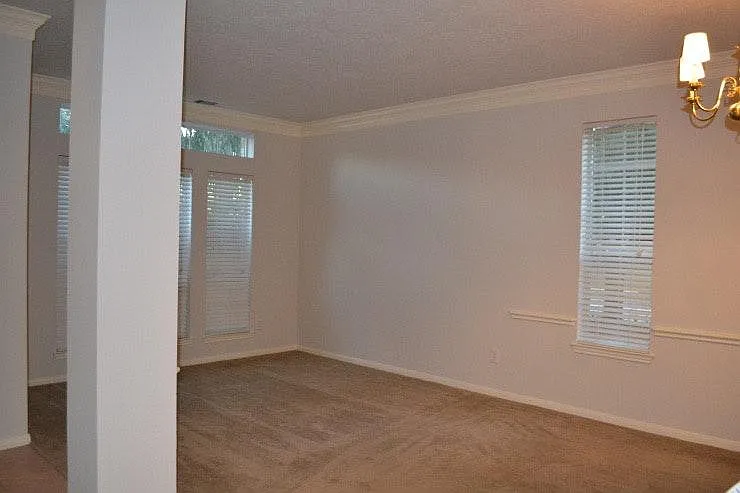 Formal living