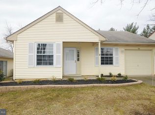 104 Carriage Hill Ct, Columbus, NJ 08022