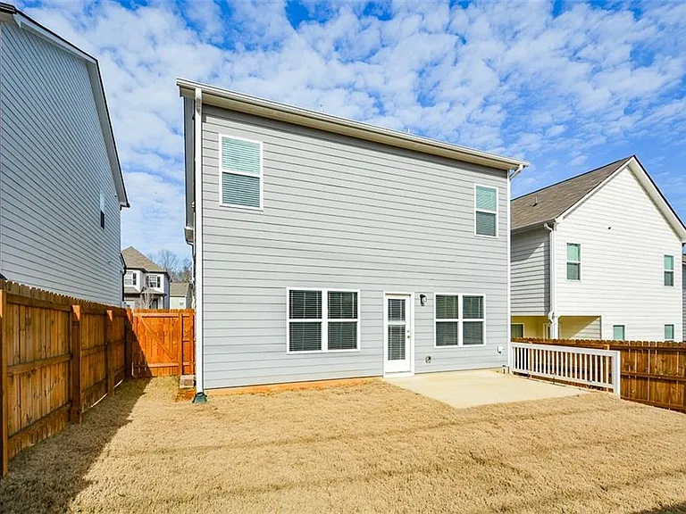 350 Cranston Dr — Photo 49