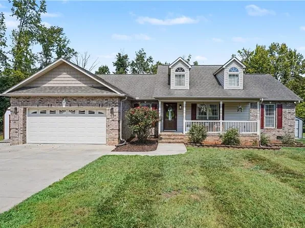 504 Evergreen Trl, Thomasville, NC 27360