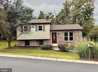 8 Bunker Hill Rd, Stevens, PA 17578