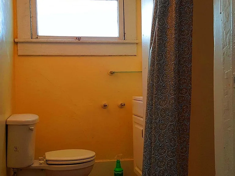 1701 Abercorn St — Photo 9