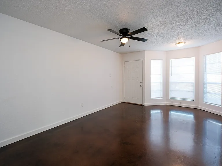 6641 Rhine Dr #B — Photo 4