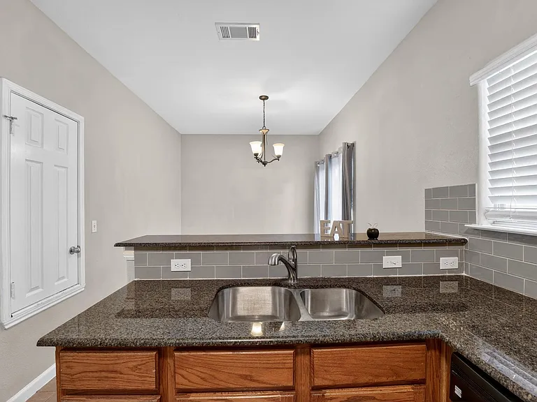 5625 Signal Point — Photo 10