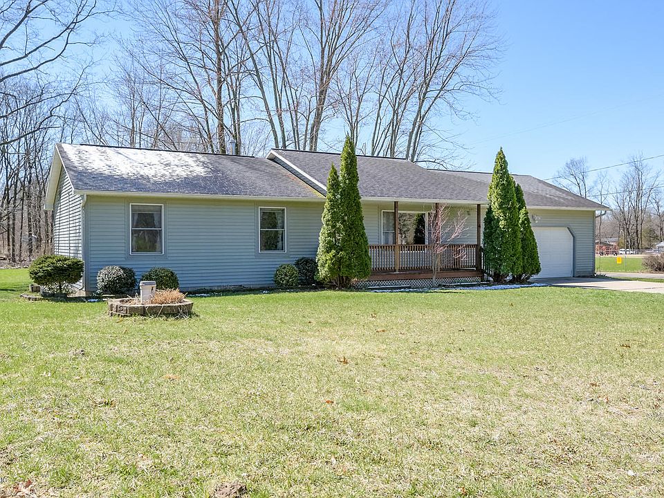 1st image of 4 Oak Leaf Ln