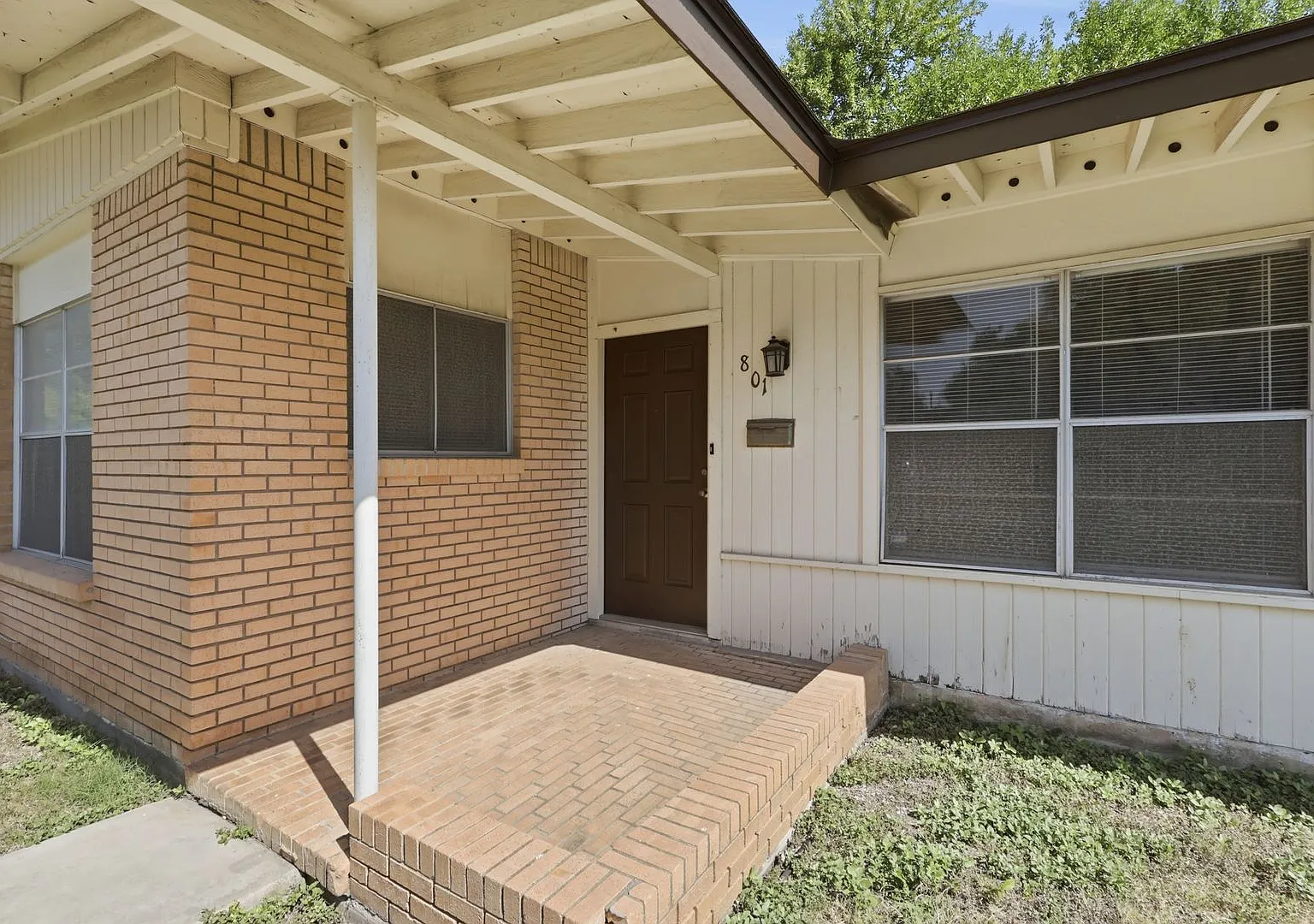 Prime North Central Location! — Photo 2