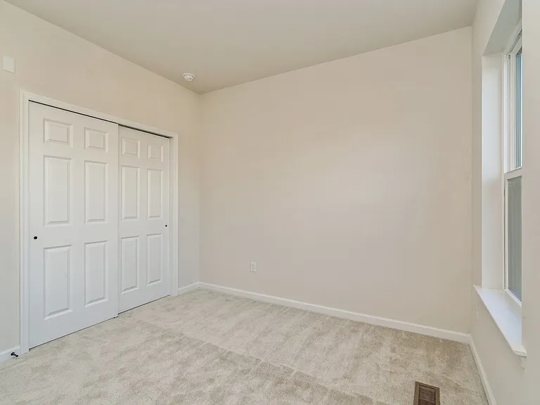 103 Vaughn Dr — Photo 23