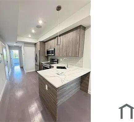 2 bed, 700 sqft, $1,800 — Photo 2