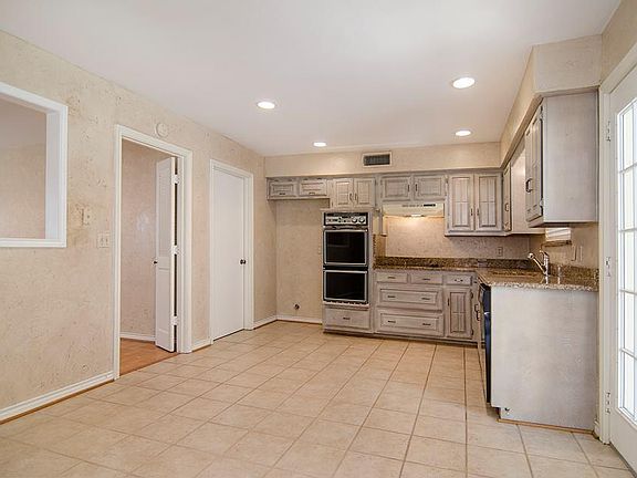 Large Kitchen with breakfast nook.