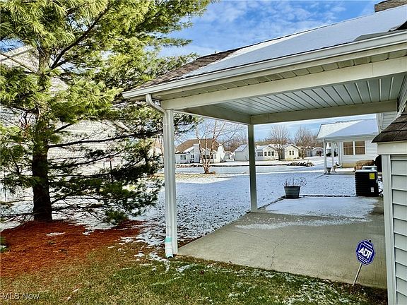 2nd image of 411 Stonehedge Dr