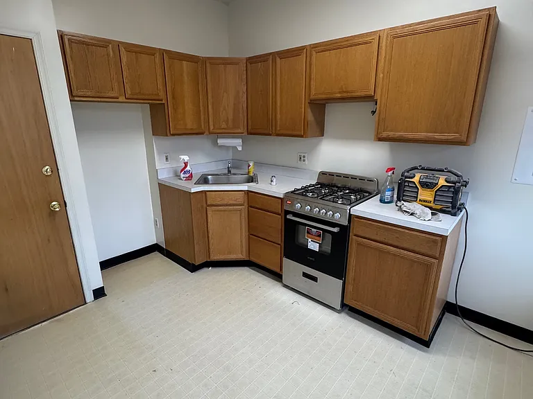 602 N 16th St #4T — Photo 4
