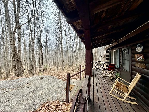 4th image of 24 Blueberry Hill Road