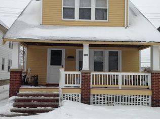 1398 Larchmont Rd, Cleveland, OH 44110