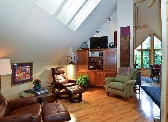 5th image of 4404 W Lake Harriet Parkway