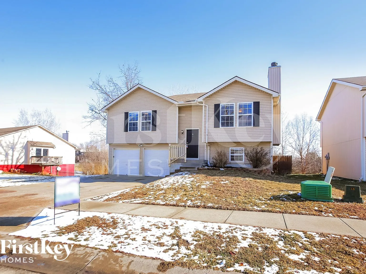 3 bed, 2.0 bath, 1369 sqft, $2,175 — Photo 2