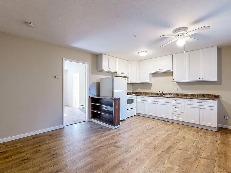 791 E Cotati Ave — Photo 4