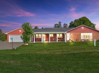 2439 E Tama Rd, La Porte City, IA 50651