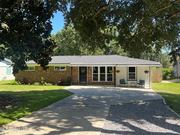 515 E Old Pass Rd, Long Beach, MS 39560
