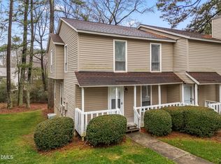 104 Arbuckle Ln, Cary, NC 27511