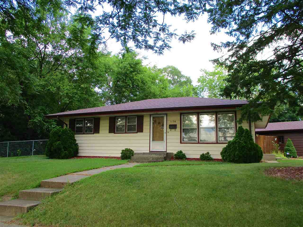 2136 Ohio Pkwy, Rockford, IL 61108 Zillow