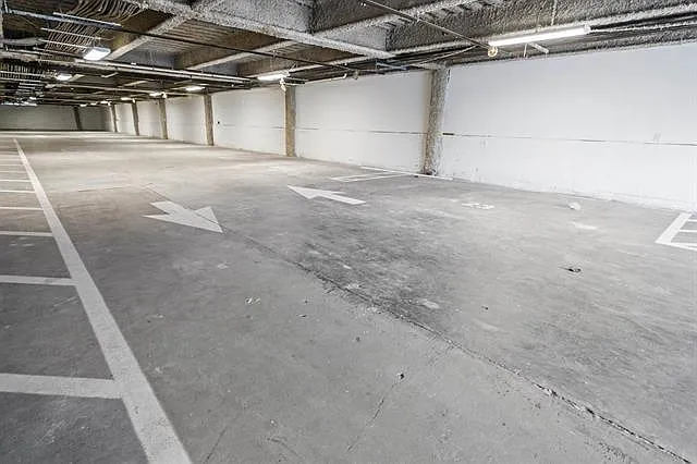 43-45 W 32nd St #406 — Photo 9