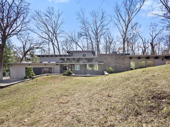 5228 Ridgebrook Dr, Portage, MI 49002