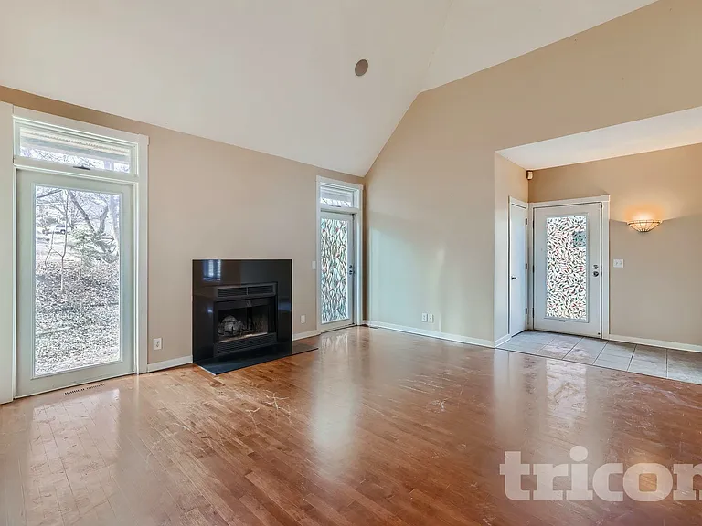 5 Oak Shore Dr — Photo 2