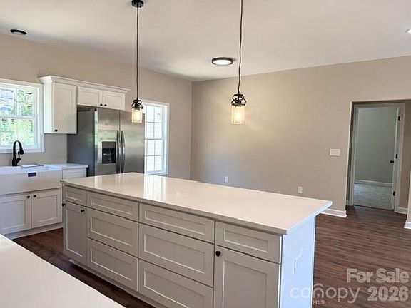 4th image of 1182 Merribrook Ln