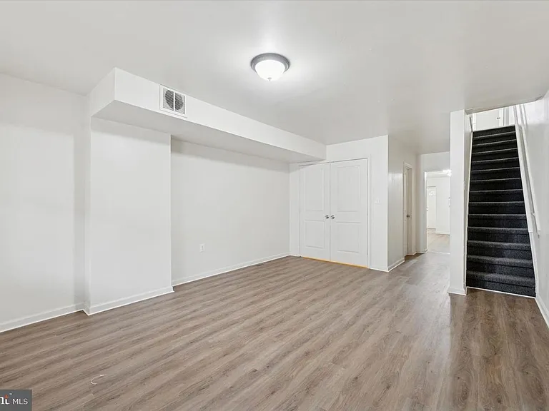 1016 Potter St — Photo 6