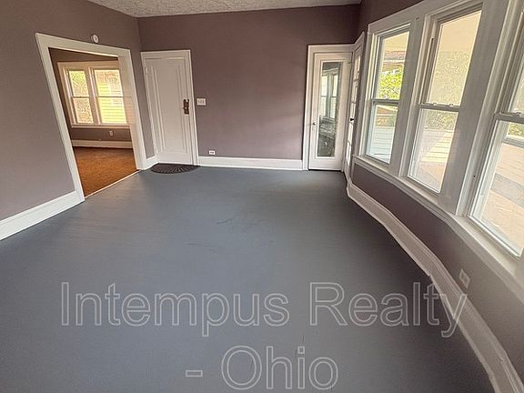 4th image of 942 Eddy Rd #2