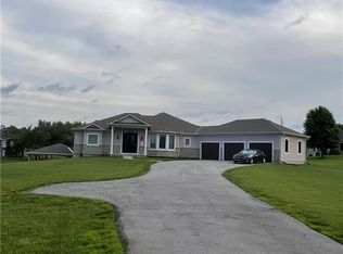 18144 Evans Rd, Tonganoxie, KS 66086