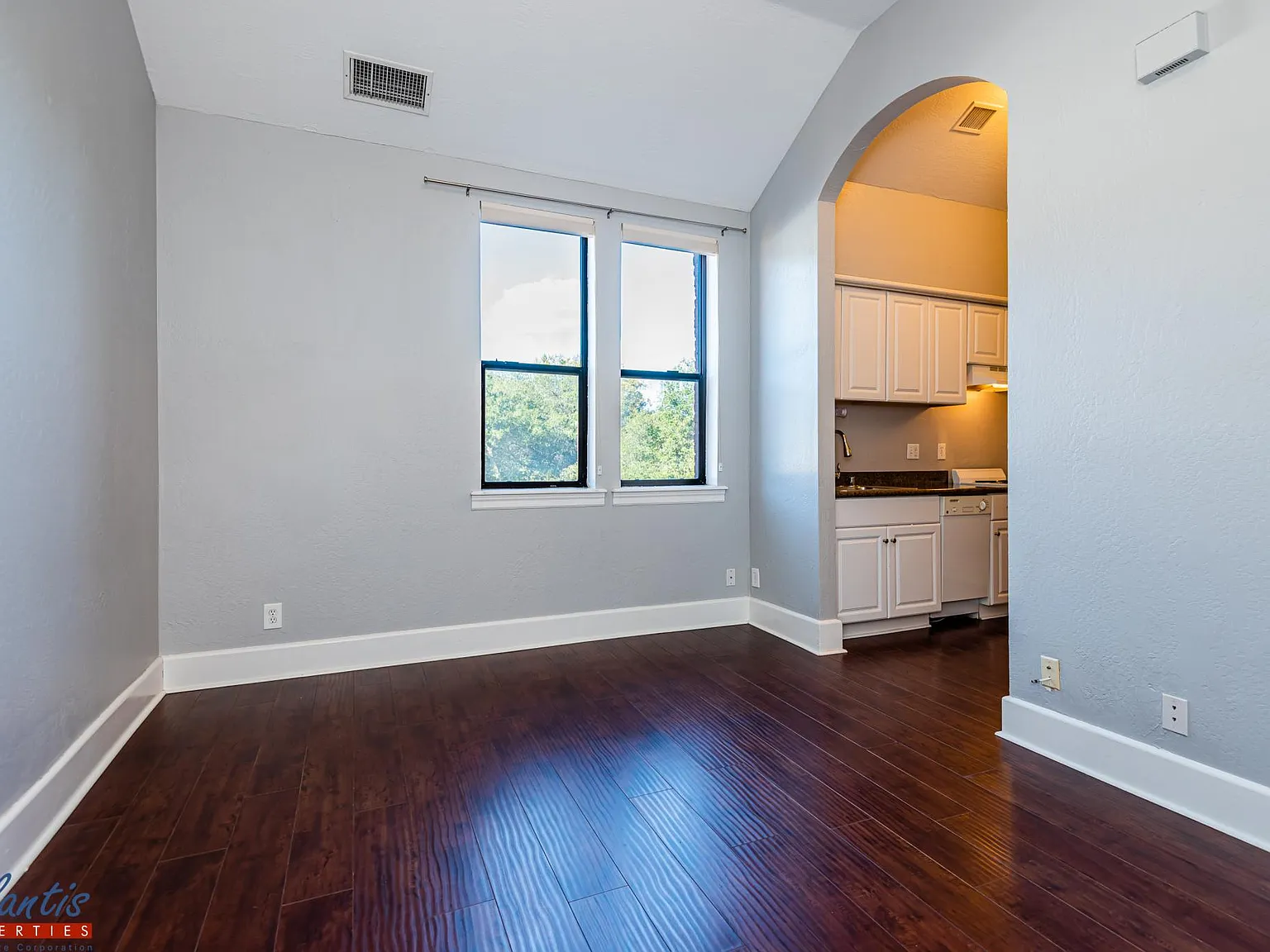 1 bed, 450 sqft, $2,545 — Photo 4