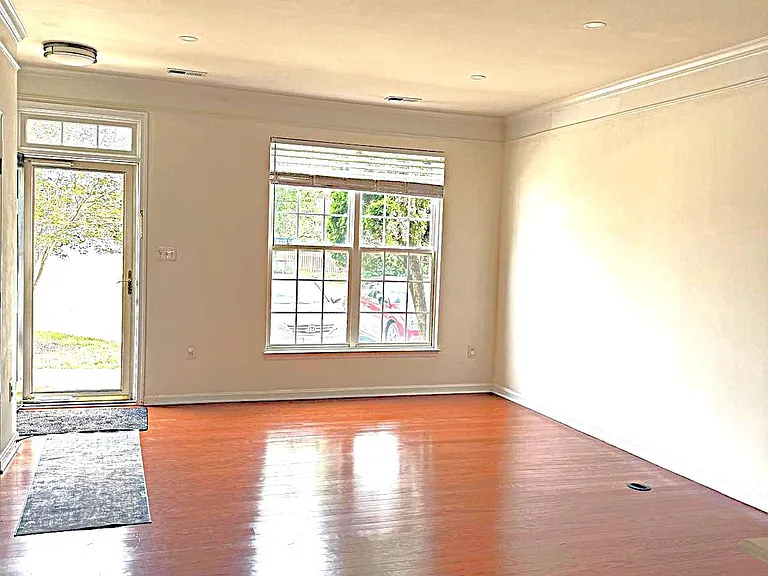 13129 Park Crescent Cir — Photo 4